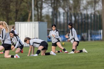 Bild 52 - wBJ Hamburger SV - Eimsbuettler TV : Ergebnis: 4:0